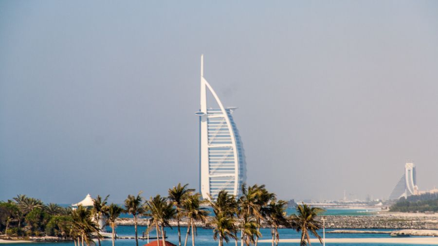 Burj Al Arab - eines der Wahrzeichen der Stadt