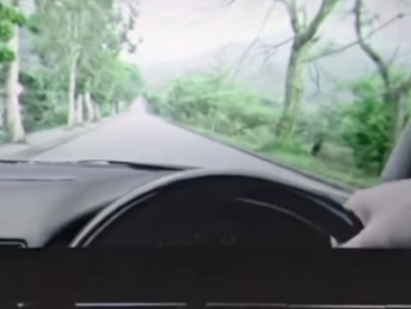 Volkswagen-Eyes_on_the_road