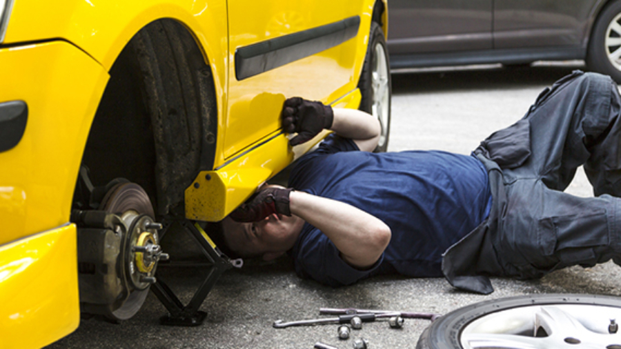 car-repair-tyre