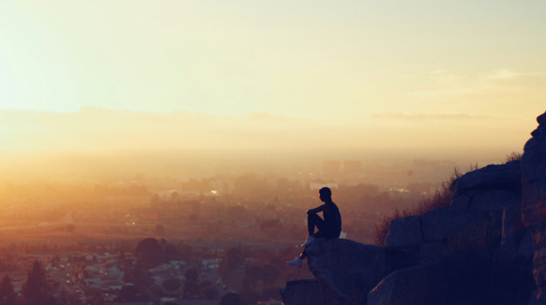 christopher-sardegna-bSmKli4OTIY-unsplash
